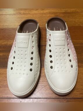 Native Shoes Jefferson Slip-On in Cream, Brown & Pink Size 7